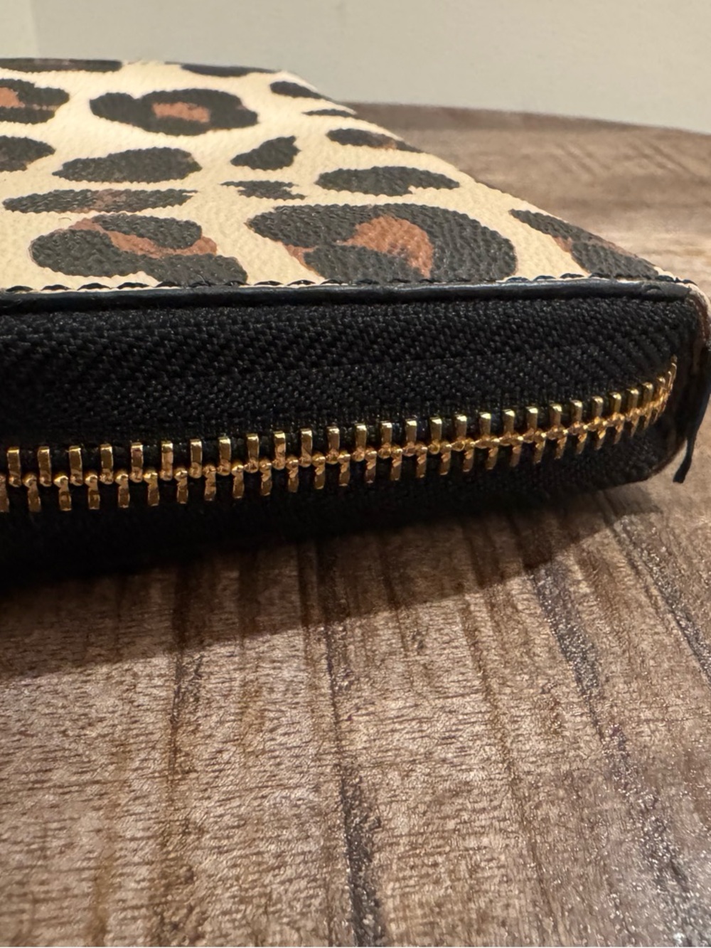 Tory Burch Robinson leopard print wallet - Picture 7 of 11